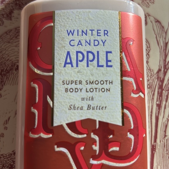 Winter Candy Apple Super Smooth Body Lotion With Shea Butter‎ BATH & BODY WORKS - Picture 4 of 8